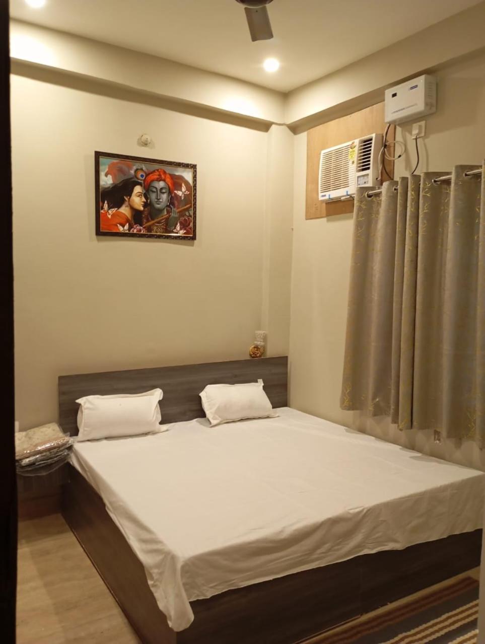 Guest house Radha Madhav Ashram *